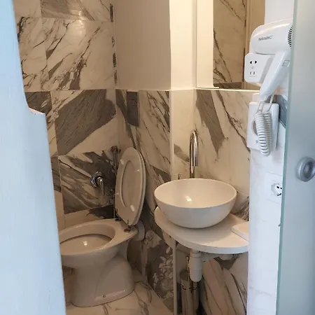 Casa Laurel Apartman Meta